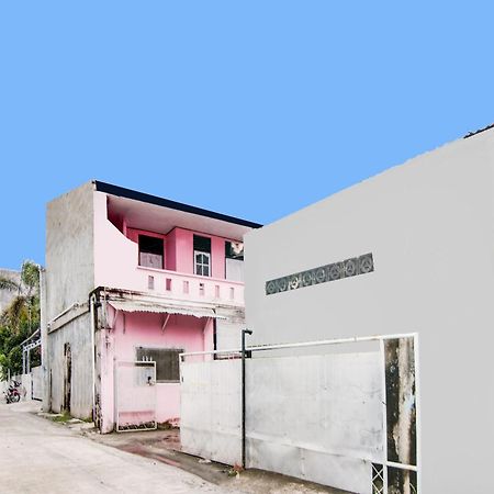 Spot On 91858 Raja Homestay Syariah Pekanbaru Bagian luar foto