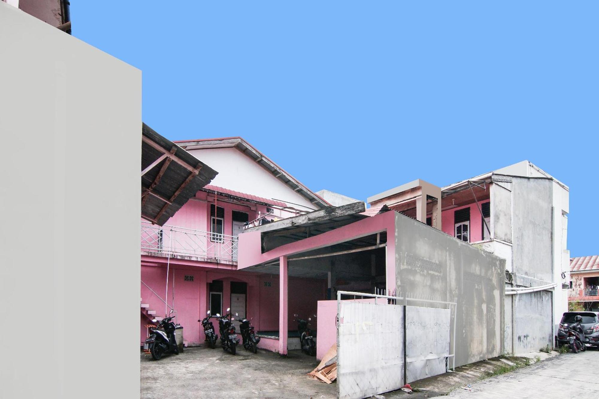 Spot On 91858 Raja Homestay Syariah Pekanbaru Bagian luar foto